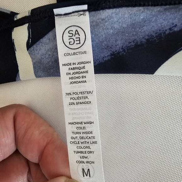 Sage Collective Current Blue Abstract Strappy Back Sports Bra - Picture 7 of 9